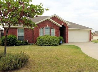 1900 Sail Fish Dr, Mansfield, TX 76063