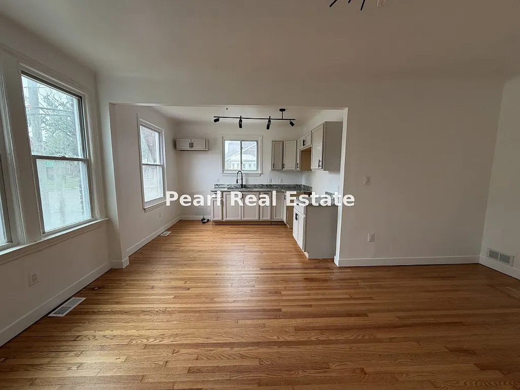 2 bed, 825 sqft, $1,225 — Photo 4