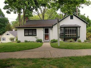 44 Lyme St, Old Lyme, CT 06371