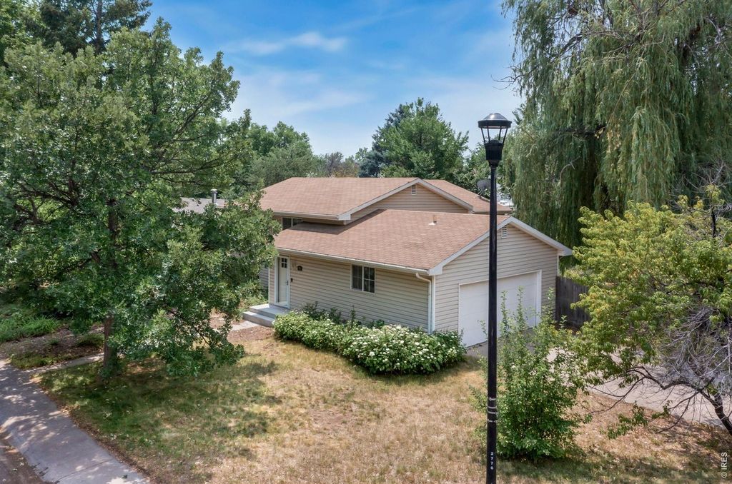 801 Vanderbilt Ct