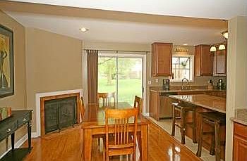 4th image of 27W419 Melrose Ln