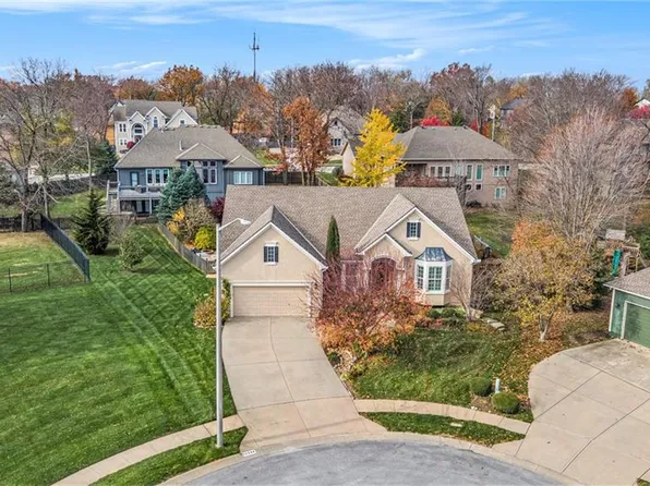 12544 Oak Ct, Kansas City, MO 64145