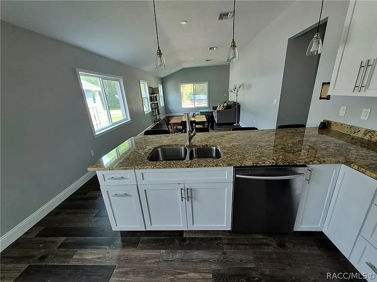 11751 Bostick St — Photo 5