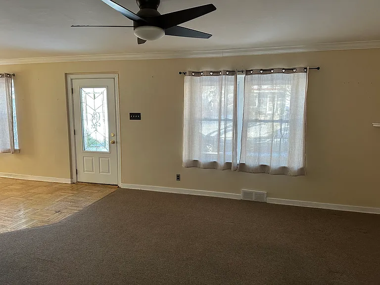 449 Sylvania Ave — Photo 4