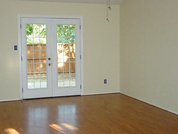 4th image of 3128 Grapevine Ln