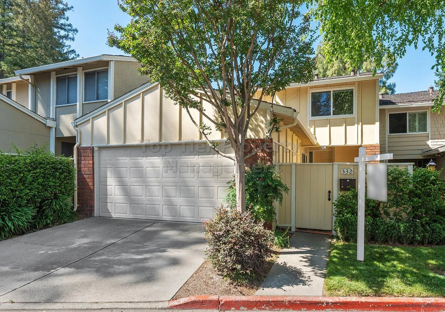 Beautifully Remodeled 3 Bed, 2.5 Bath, 1,796 Sqft Walnut Creek Townhouse Available 11/20 For Lease! — Photo 1