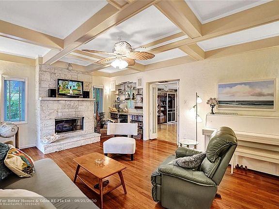 3rd image of 720 SE 6th Ct