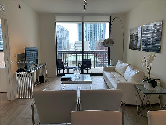 2nd image of 999 SW 1st Ave APT 1510