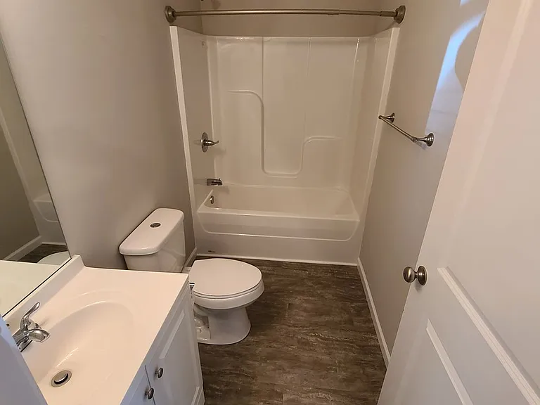 2101 Nadine St — Photo 9