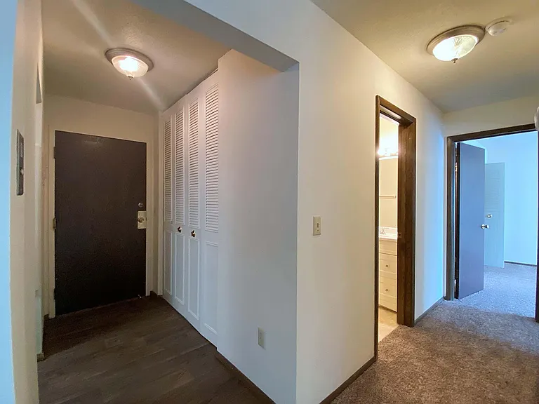 Southgate Apartments — Photo 97