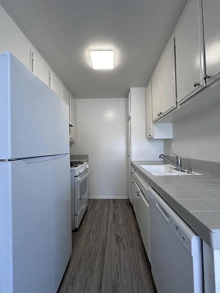 Lido Apartments - 3462 Mentone Ave — Photo 1