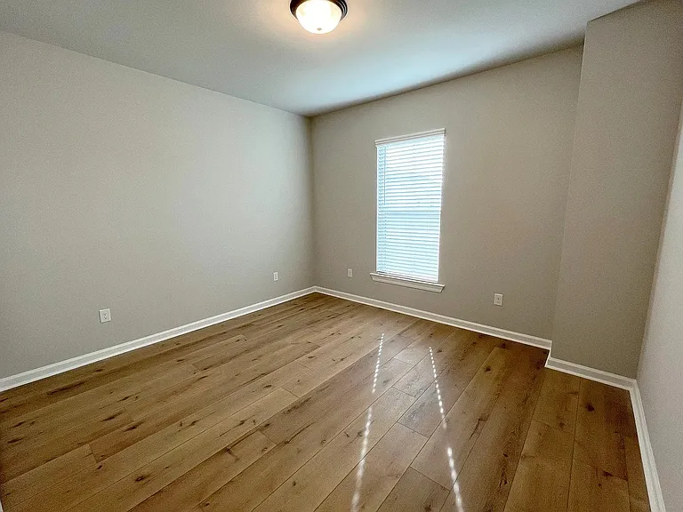 121 Dutchman Dr — Photo 10