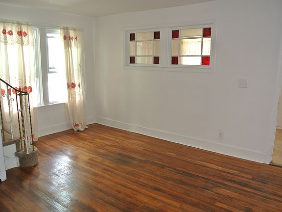 4th image of 10532 Farmers Blvd