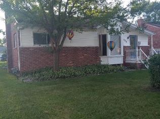 529 Deering St, Garden City, MI 48135