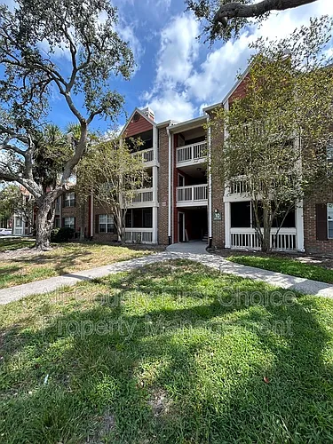 10200 Gandy Blvd Photo 1