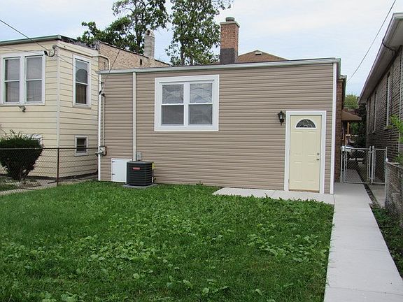 5th image of 2432 S 57th Ave