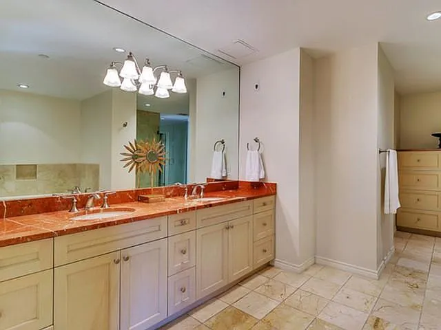 5909 Luther Ln — Photo 11