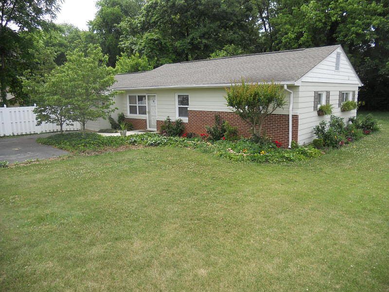1st image of 4901 NW Jonquil Dr