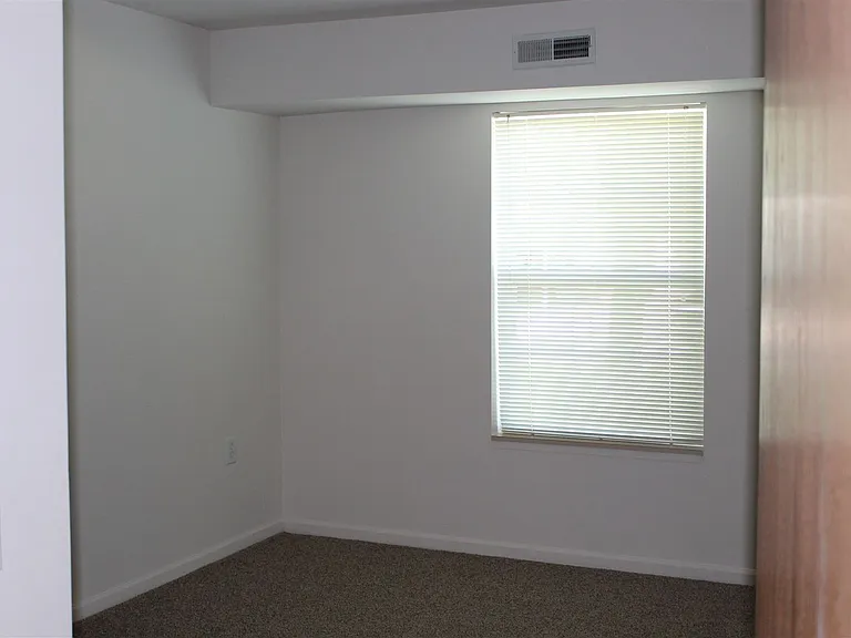 3215 West Ct — Photo 15
