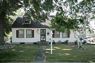 1st image of 396 Hunter St