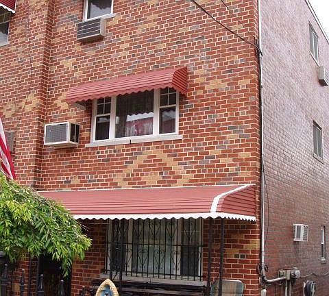 2nd image of 1060 Quincy Ave