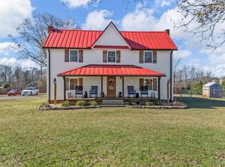 451 Carriage Gate Dr, Wellford, SC 29385