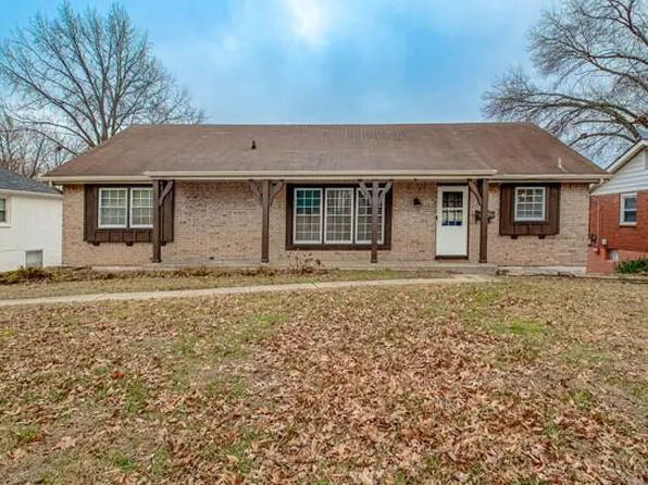 8725 N Boone St, Kansas City, MO 64155