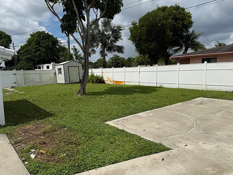 1751 NW 34th Ave — Photo 24