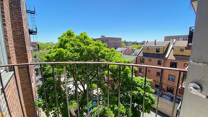 Rented by Contact Realty | media 36