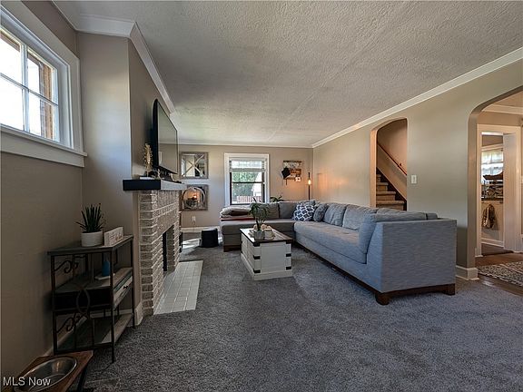 5th image of 4053 W 217th St