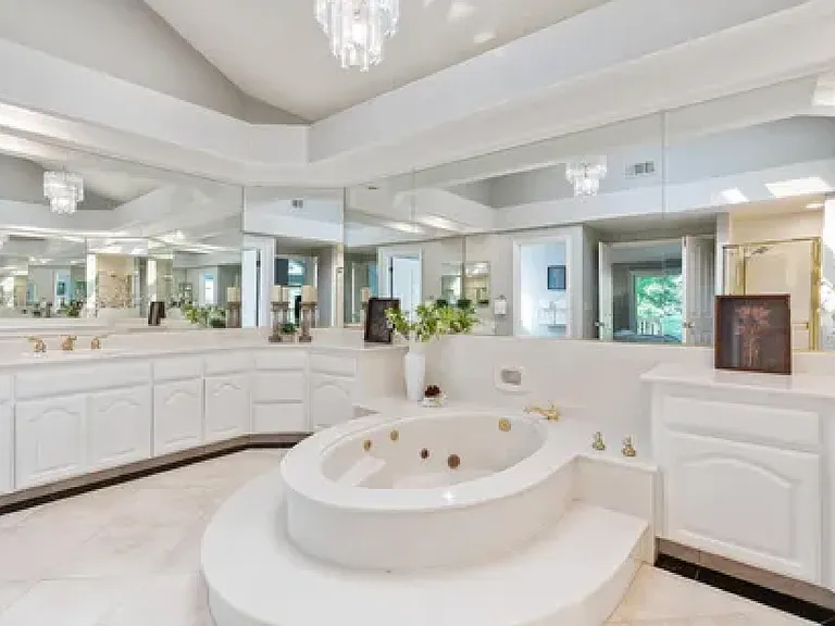 Master suite - bathroom