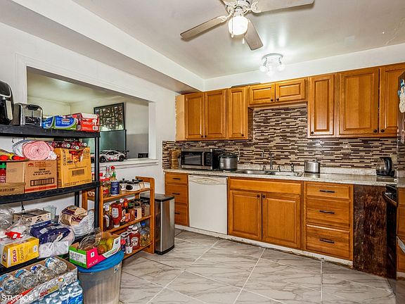 5th image of 1101 Cedar St APT 1A