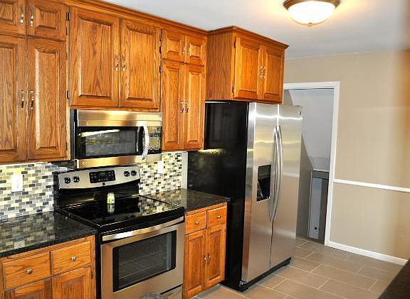 3rd image of 10917 Rich Ave S