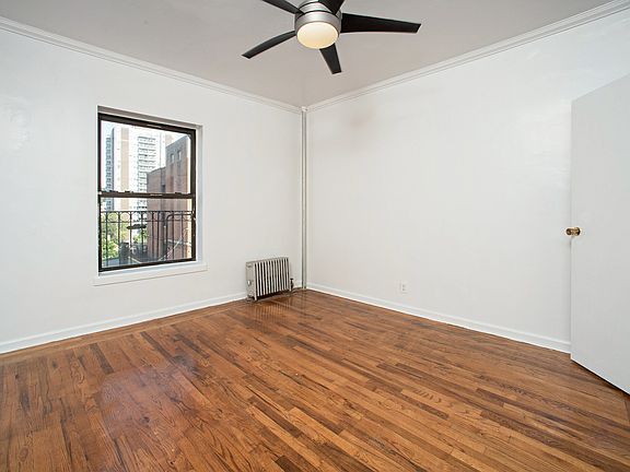 3rd image of 3120 Kingsbridge Ave #4C