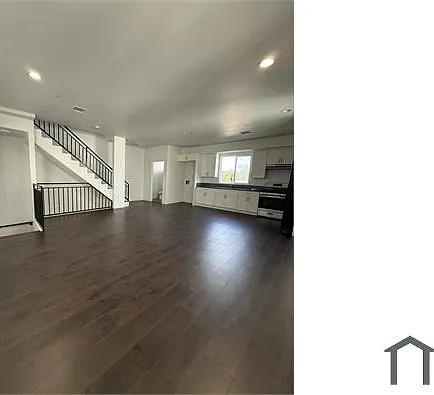 4224 1/2 S Western Ave