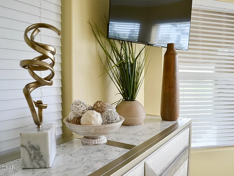 1043 Plantation Dr — Photo 24
