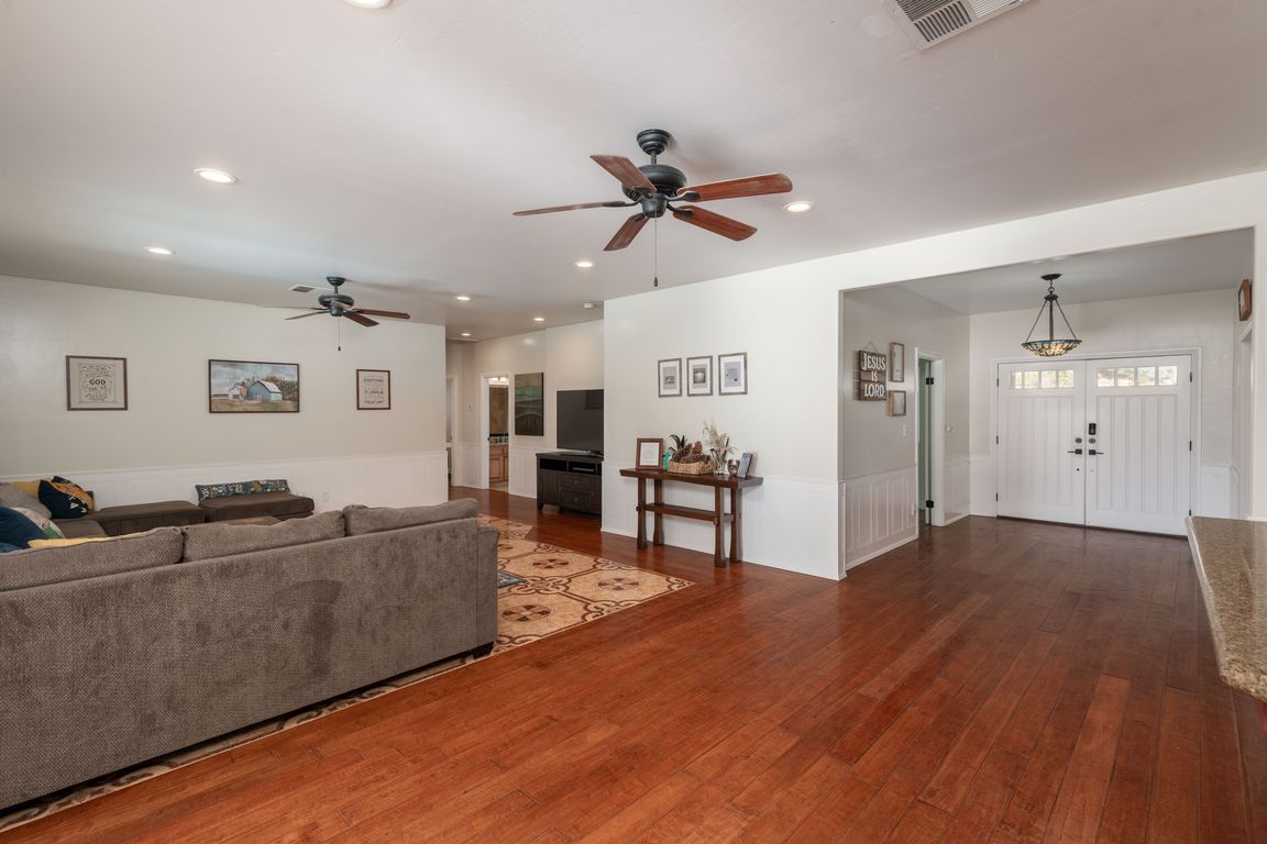 next background image