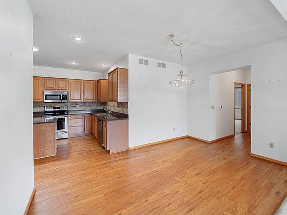 5th image of 11015 Nassau Ct NE