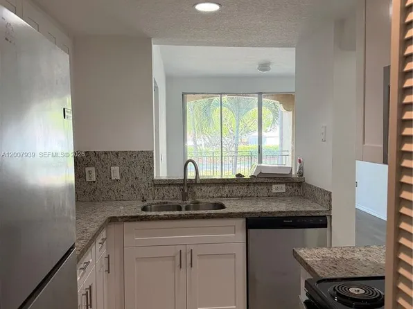 6500 NW 114th Ave APT 1025, Doral, FL 33178