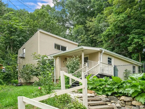 22 Calverton Drive, New Fairfield, CT 06812