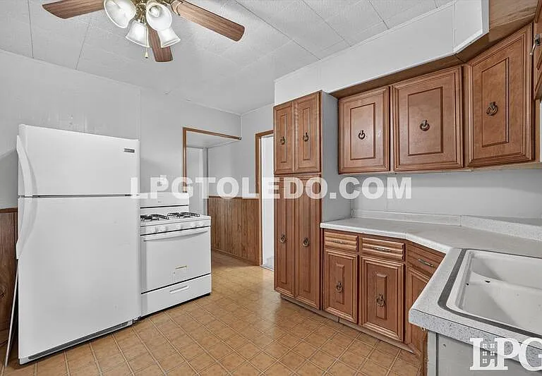 1715 Greenwood Ave — Photo 13