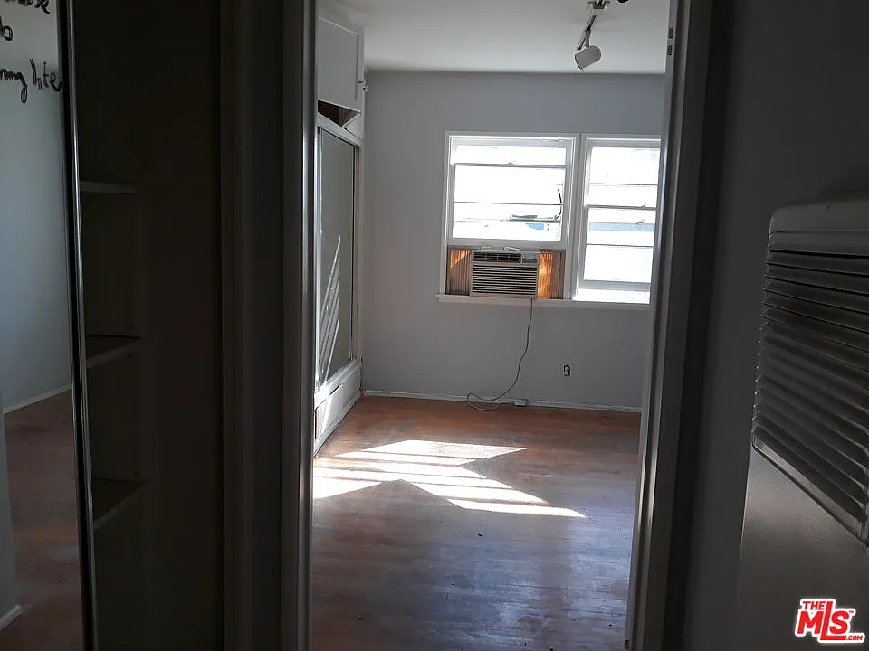 1 bed, 1.0 bath, 650 sqft, $1,600 — Photo 3