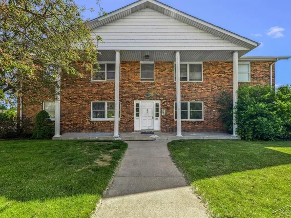 4475 Raven Ln, Bay City, MI 48706