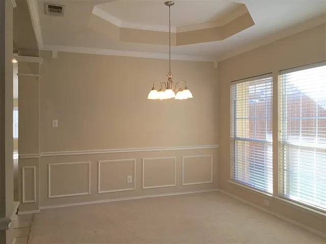 1160 Valley Oaks Dr — Photo 5