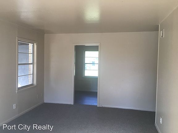 2nd image of 617 Woodmont Pl