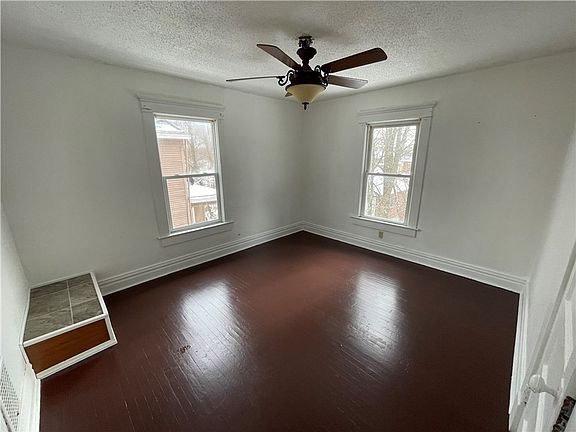 5th image of 238 E Leasure Ave APT 2