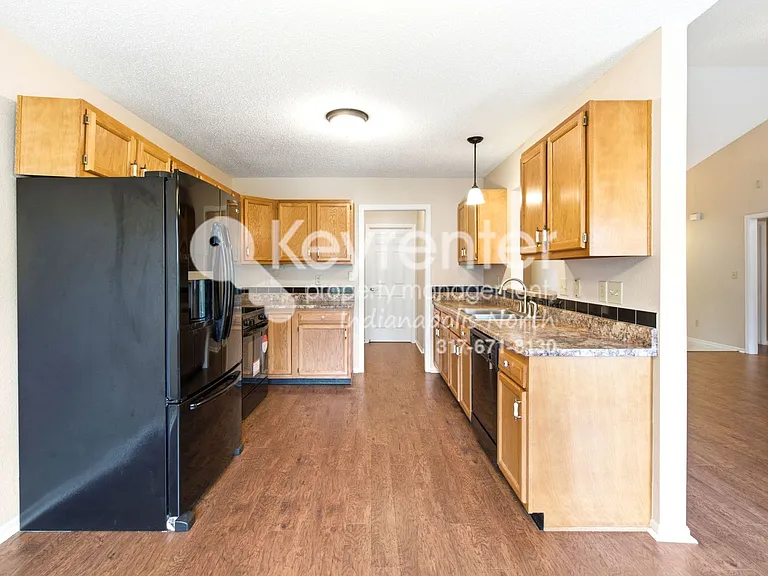 8241 Crosser Cir — Photo 7