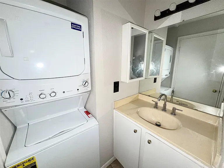 728 Bering Dr #10 — Photo 6