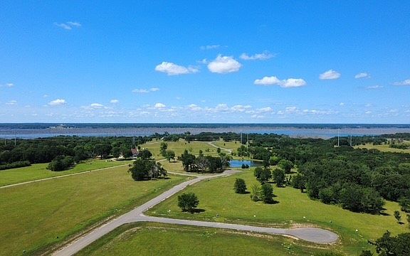 3rd image of 225 Admirals Ct