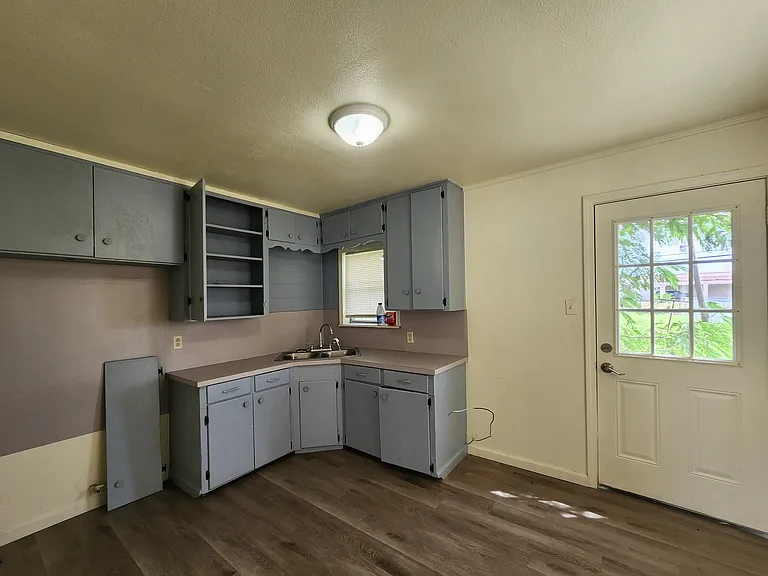 2901 Frederick Dr — Photo 5